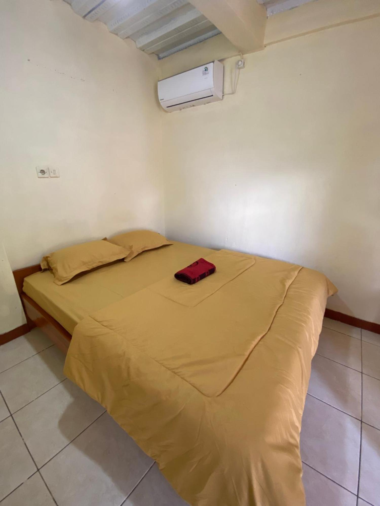 Pieter Homestay Labuan Bajo Exterior foto