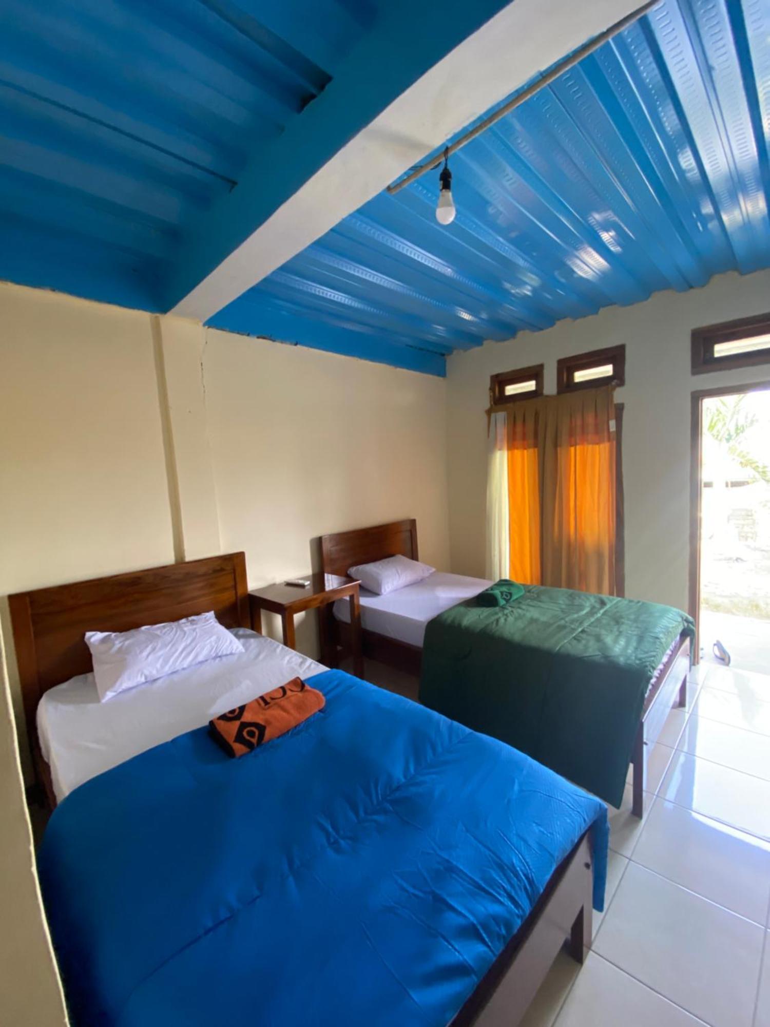 Pieter Homestay Labuan Bajo Exterior foto