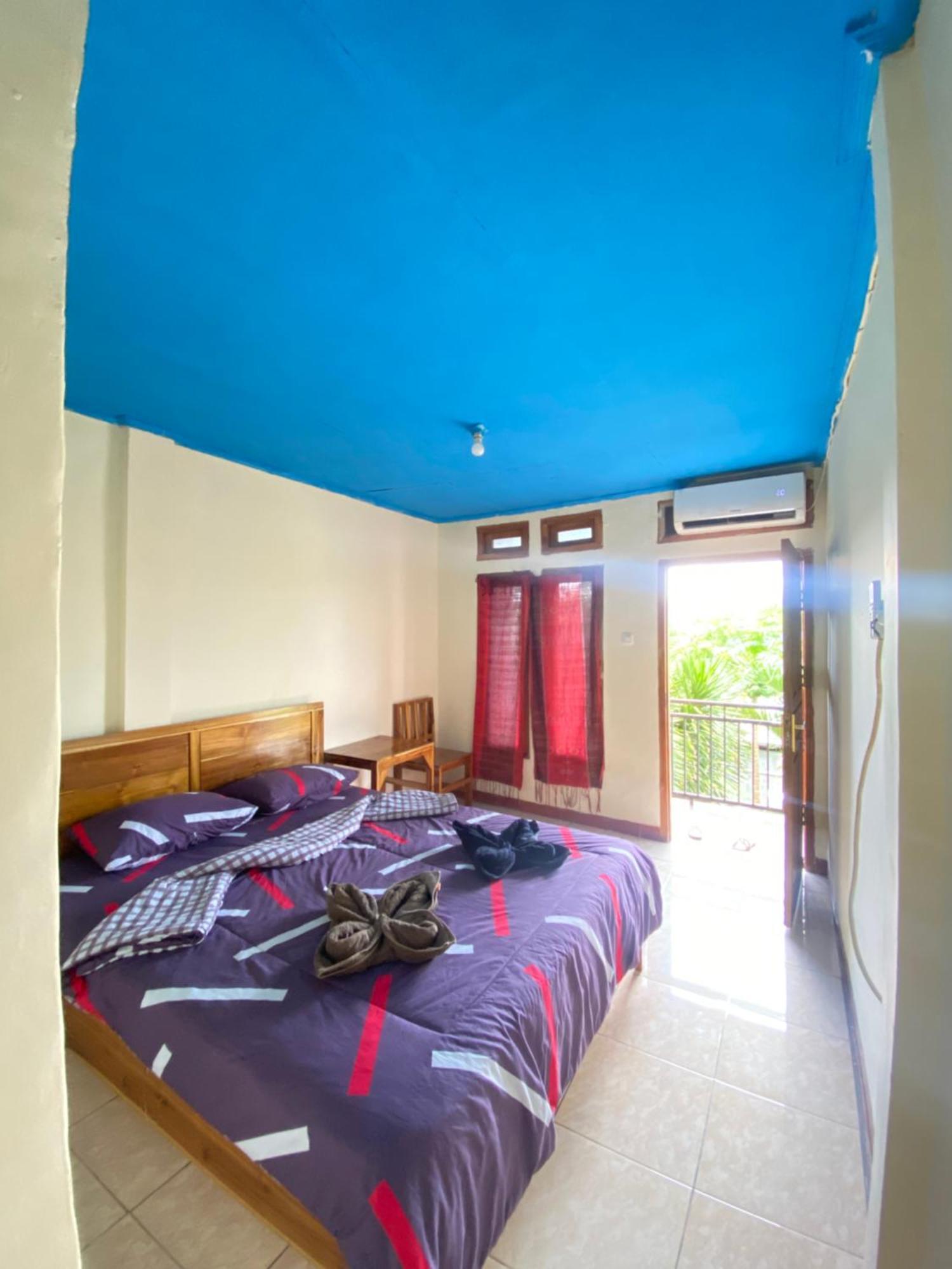 Pieter Homestay Labuan Bajo Exterior foto
